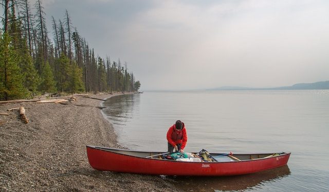 Kayaking vs Canoeing